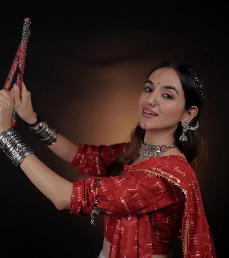 Ishpreet Dang Biography: Wiki, Age, Height, Boyfriend, Family, Photos and Videos