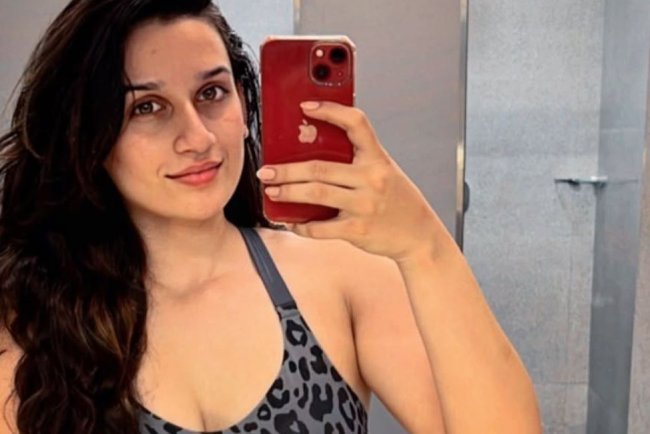 Swarnalee Chakraborty Biography: Wiki, Age, Height, Boyfriend, Family, Yoga, Photos and Videos