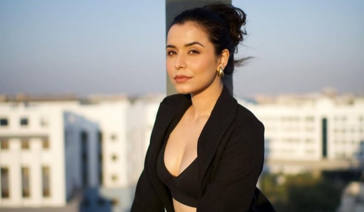 Chitranshi Dhyani Biography: Wiki, Age, Height, Boyfriend, Family, Web Series, Photos and Videos