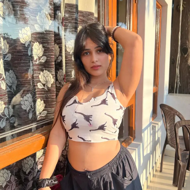 Khushi Maheshwari Biography: Wiki, Age, Height, Boyfriend, Family & More