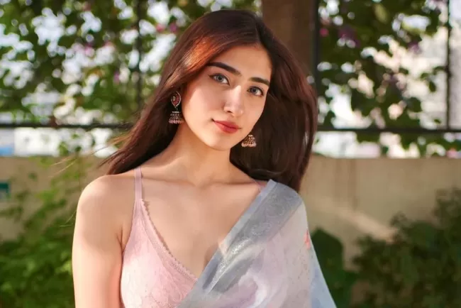 Nazila Sitaishi Biography: Wiki, Age, Height, Boyfriend, Family & Movie