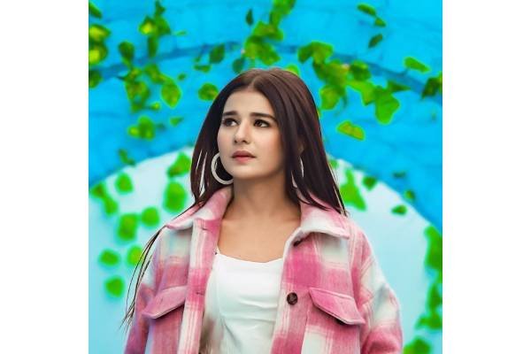 Khushi Baliyan Biography: Wiki, Family, Boyfriend, Age, Height, Songs, Movie, Series