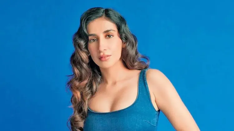 Parul Gulati Biography (Actress & Entrepreneur) Height, Age, Boyfriend, Family, Biography & More