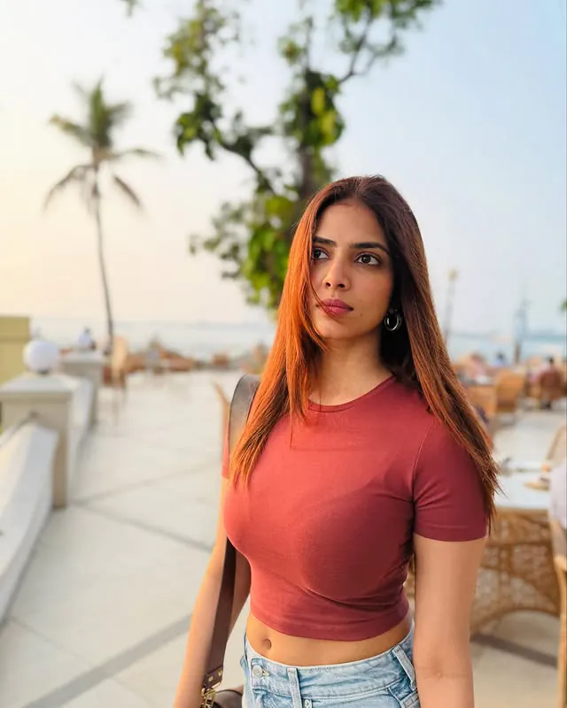 Malavika Mohanan Biography: Wiki, Age, Height, Boyfriend, Husband, Family, Web Series & Movie
