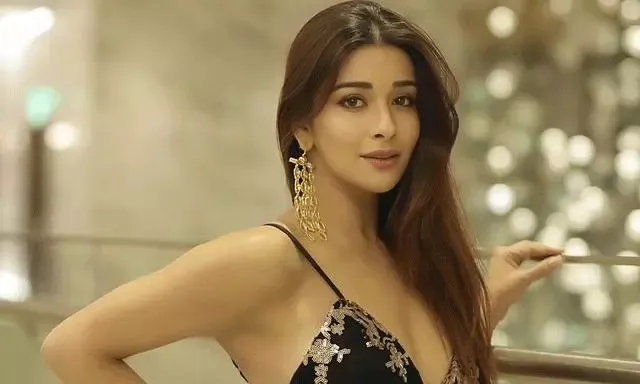 Nyra Banerjee Biography