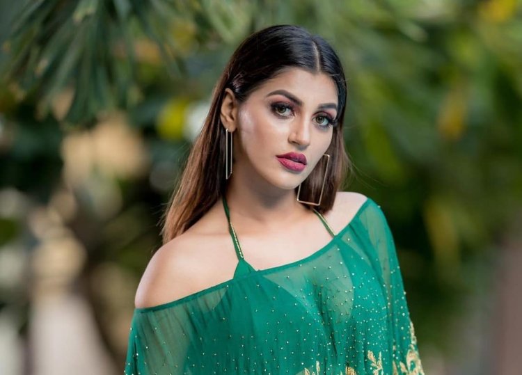 Yashika Aannand Biography: Wiki, Age, Height, Boyfriend, Family, Movies, Bigg Boss
