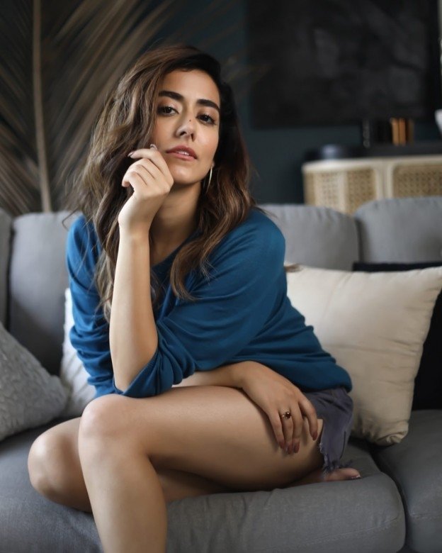 Jonita Gandhi Instagram