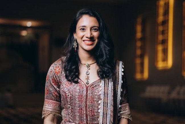 Smriti Mandhana Biography: Wiki, Age, Height, Family, Boyfriend, Cricket & More