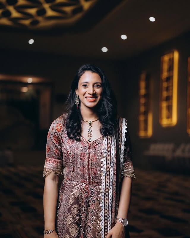 Smriti Mandhana Biography: Wiki, Age, Height, Family, Boyfriend, Cricket & More