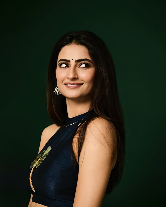 Palak Tiwari Biography: Wiki, Age, Height, Family, Boyfriend, Movies, Instagram & More