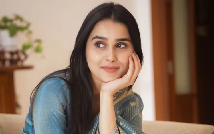 Anushka Kaushik Biography: Real Name, Wiki, Age, Height, Boyfriend, Family, Web Series and Movies