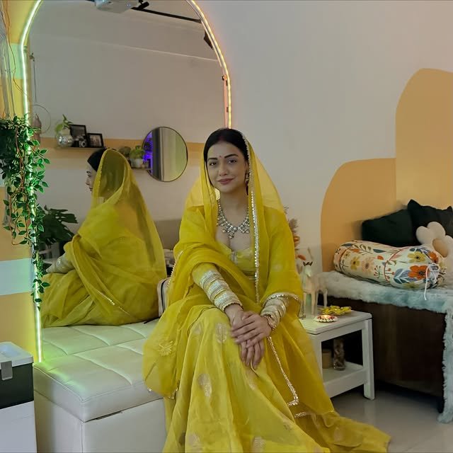 Divya Agarwal Biography