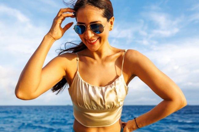 Kim Sharma Biography: Wiki, Age, Height, Boyfriend, Family, Movies & More.