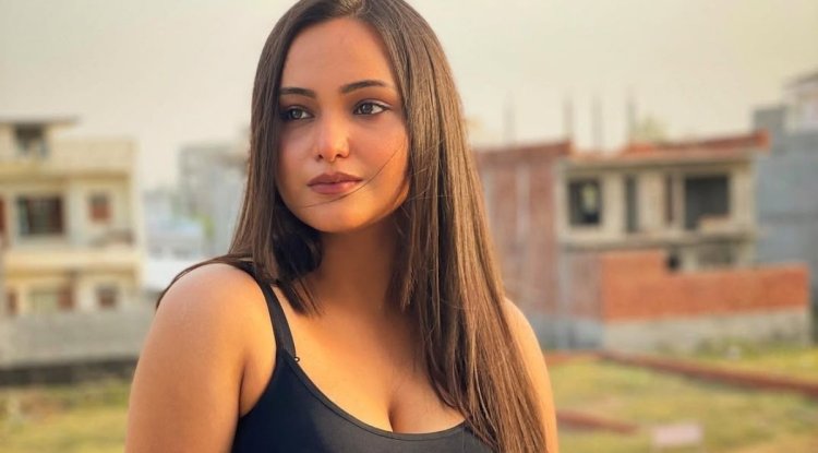 Aliya Naaz Biography: Real Name, Wiki, Age, Height, Boyfriend, Family, Web Series and Movies