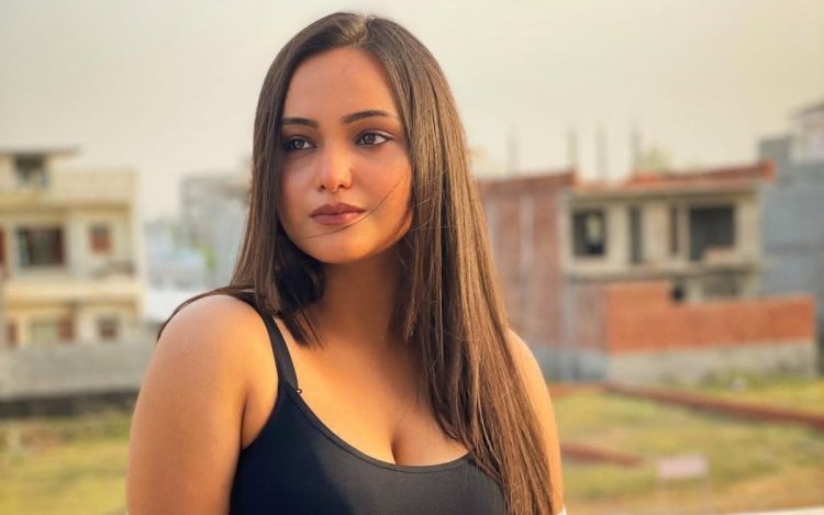 Aliya Naaz Biography: Real Name, Wiki, Age, Height, Boyfriend, Family, Web Series and Movies