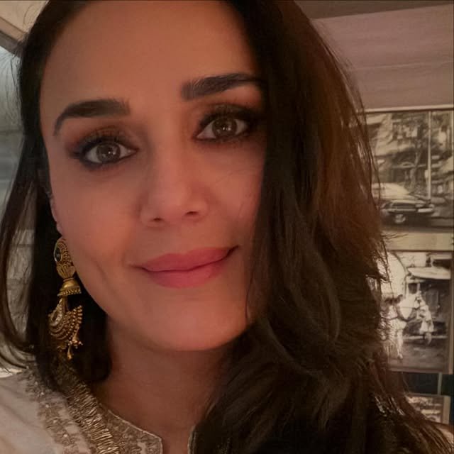 Preity Zinta Biography: Wiki, Age, Height, Husband, Family, IPL Team, Movies & More.