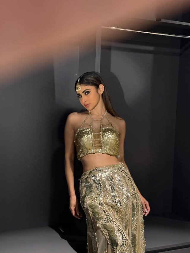 Mouni Roy Age