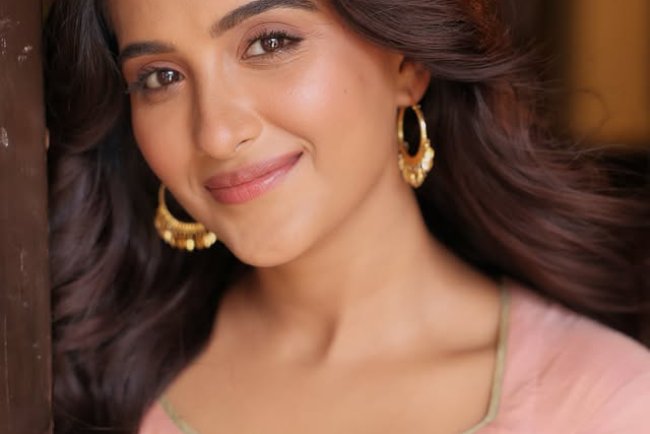 Nimrit Kaur Ahluwalia Biography: Age, Height, Family, Husband, TV Shows, Bigg Boss 16, Net Worth & More