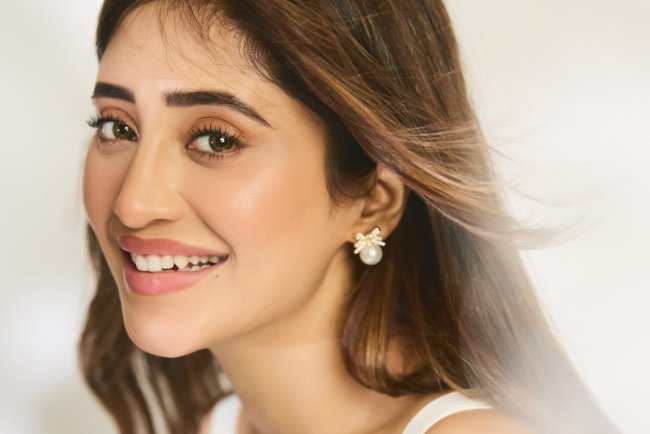 Shivangi Joshi Biography: Wiki, Age, Height, Boyfriend, Family, Net Worth & TV Shows
