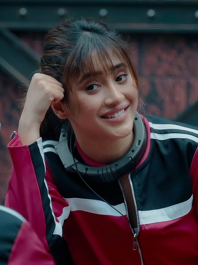  Shivangi Joshi Biography