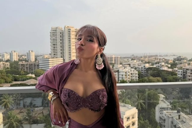 Vriddhi Patwa Biography - Wiki, Age, Family, Sister, Alliance, Rivva Kishan Fight, Career