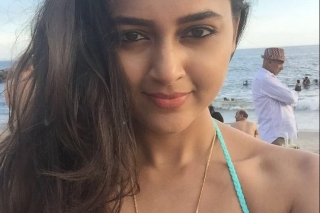 Tejasswi Prakash Biography - Wiki, Age, Bigg Boss 15 Winner, Naagin 6, Karan Kundrra, Net Worth