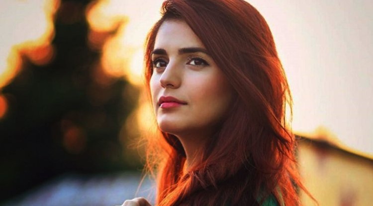 Momina Mustehsan Biography: Real Name, Wiki, Age, Height, Boyfriend, Family, Songs, Web Series and Movies