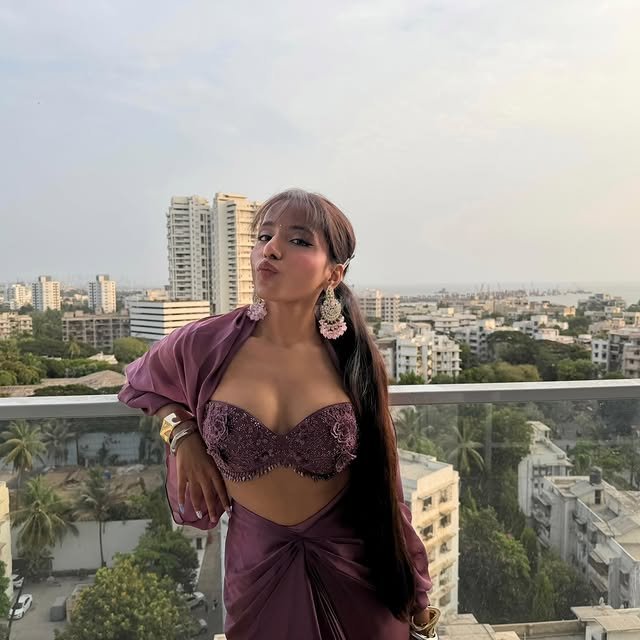 Vriddhi Patwa Biography - Wiki, Age, Family, Sister, Alliance, Rivva Kishan Fight, Career
